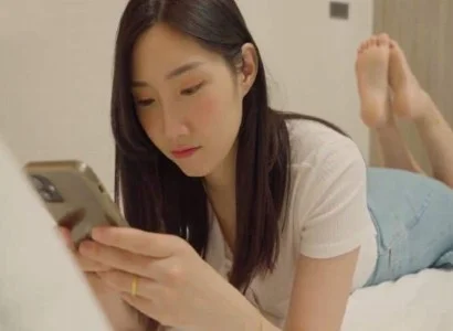 Chị vợ tằng tịu cùng anh nhân viên giao hàng